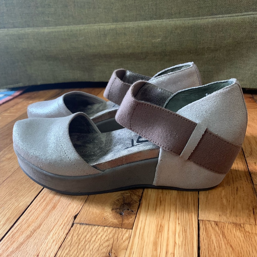 OTBT Wedges 🤍